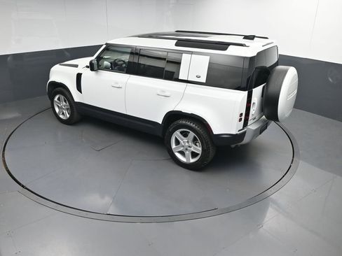 Used 2020 Land Rover Defender 110 SE AWD/4WD image 34