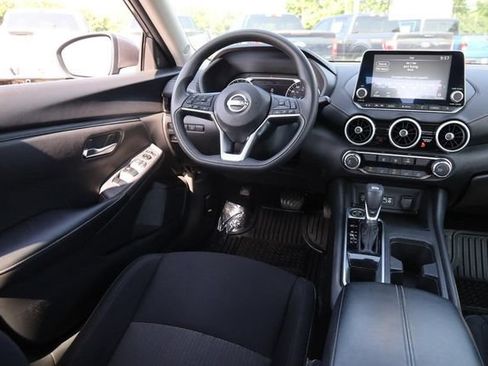 Used 2024 Nissan Sentra SV FWD image 22