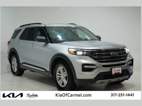 Used 2024 Ford Explorer XLT w/ Equipment Group 202A AWD/4WD image 1