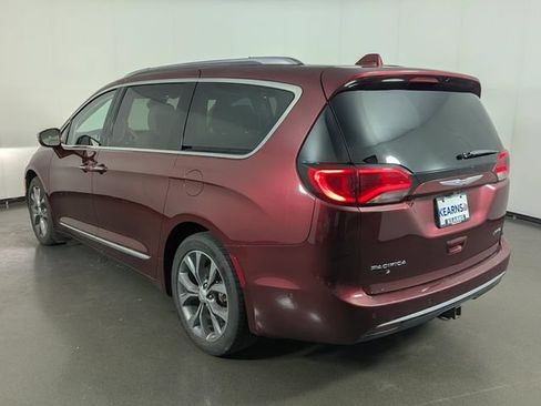 Used 2017 Chrysler Pacifica Limited FWD image 6