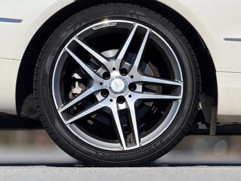 Used 2015 Mercedes-Benz E 400 E 400 image 19