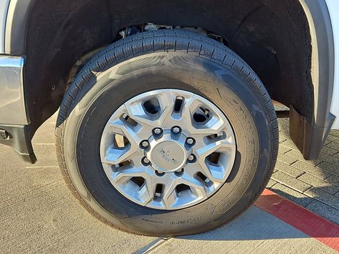 Used 2023 Chevrolet Silverado 2500 LTZ image 5