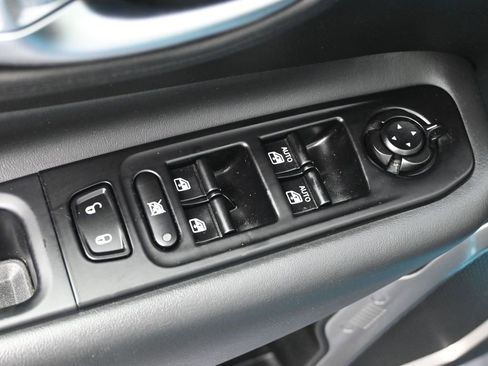 Used 2022 Jeep Renegade Latitude w/ Sun/Sound Group image 11