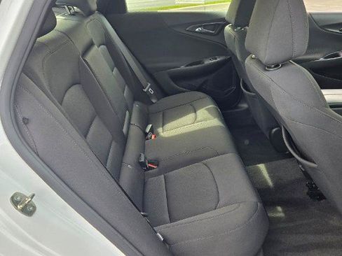 Used 2021 Chevrolet Malibu LT FWD image 9