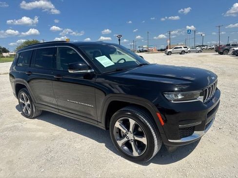 Used 2025 Jeep Grand Cherokee L Limited w/ Trailer Tow Package AWD/4WD image 8