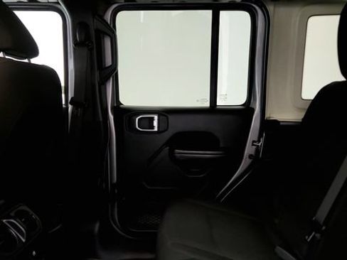 Used 2019 Jeep Wrangler Unlimited Sport S AWD/4WD image 41