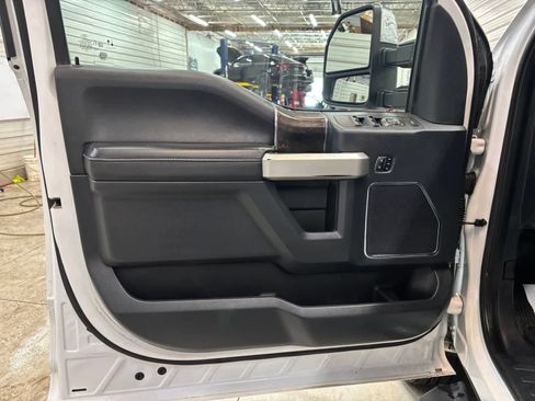 Used 2022 Ford F350 Lariat w/ Lariat Ultimate Package AWD/4WD image 7