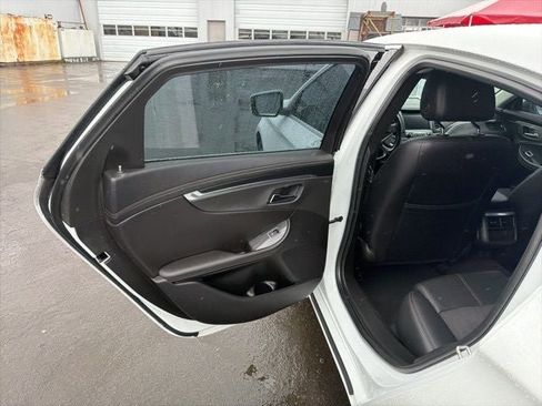 Used 2019 Chevrolet Impala LT FWD image 25
