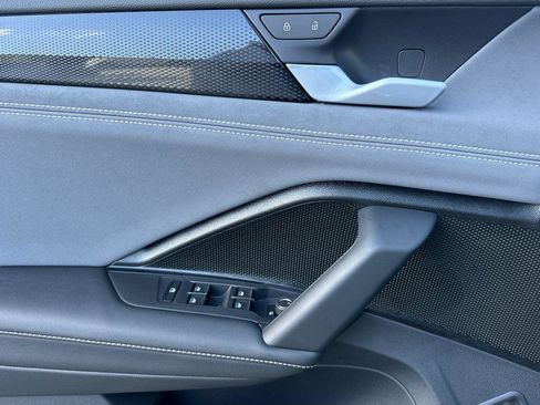 New 2026 Volkswagen Tiguan SE R-Line image 10