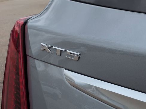 Used 2025 Cadillac XT5 Luxury w/ LPO, Floor Liner Package AWD/4WD image 12