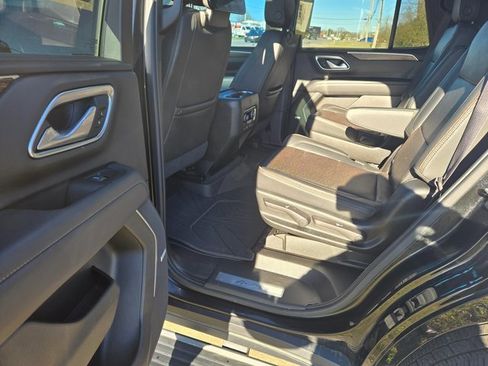 Used 2021 Chevrolet Tahoe High Country w/ Premium Package image 18