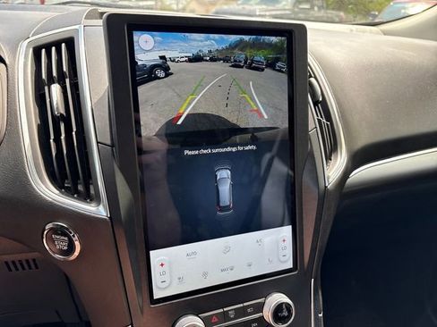 Used 2024 Ford Edge Titanium AWD/4WD image 16