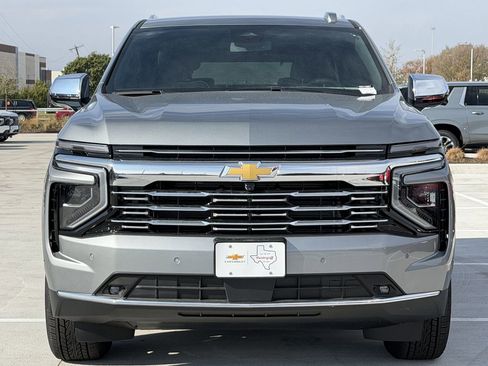 New 2026 Chevrolet Suburban Premier image 7
