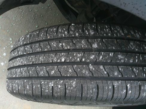 Used 2017 Toyota Highlander LE image 17