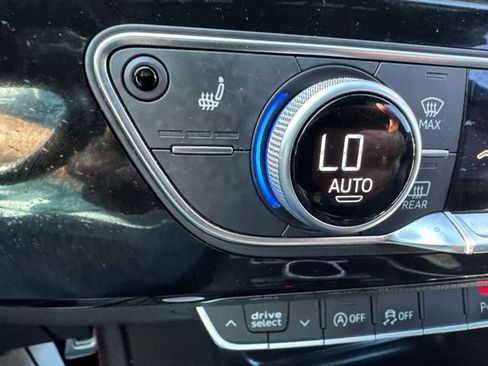 Used 2018 Audi A4 2.0T Premium Plus w/ Premium Plus Package AWD/4WD image 40
