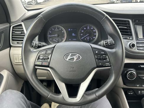 Used 2017 Hyundai Tucson Sport FWD image 11