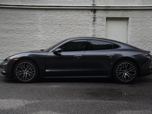 Used 2021 Porsche Taycan RWD image 4