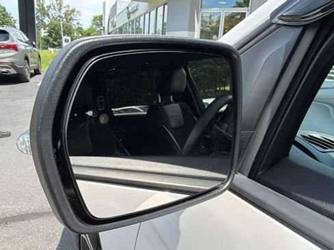 Used 2019 Ford Edge ST w/ Convenience Package AWD/4WD image 17