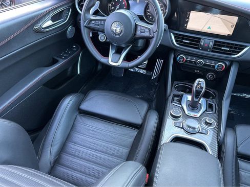 Used 2023 Alfa Romeo Giulia Estrema image 19