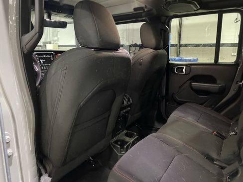 Used 2023 Jeep Gladiator Rubicon w/ LED Lighting Group AWD/4WD image 5