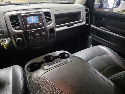 Used 2016 RAM 1500 Express RWD image 12