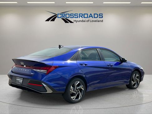 New 2025 Hyundai Elantra SEL image 4