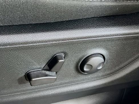 Used 2025 RAM 1500 Big Horn image 18