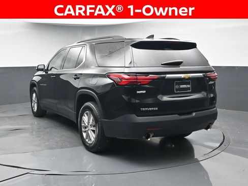 Used 2022 Chevrolet Traverse LT image 2