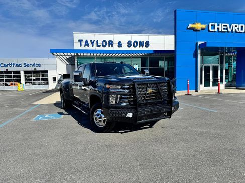 Used 2020 Chevrolet Silverado 3500 High Country image 1