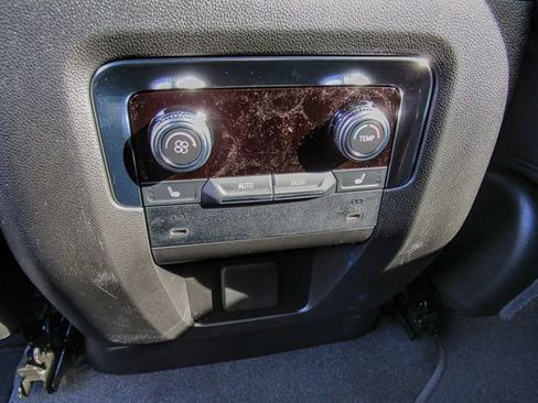 New 2026 GMC Yukon XL Elevation image 18