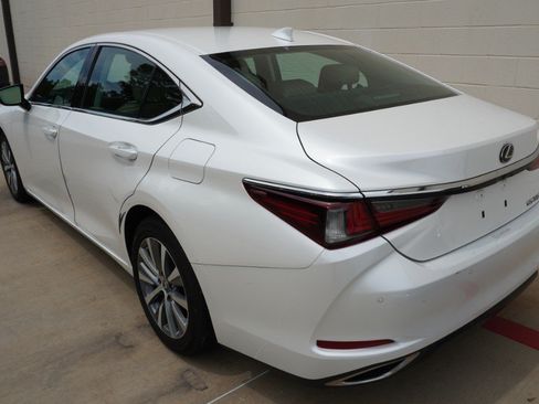 Used 2019 Lexus ES 350 w/ Premium Package FWD image 8