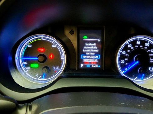 Used 2021 Toyota Venza LE image 14