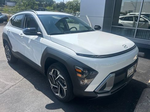 Used 2026 Hyundai Kona SEL Premium AWD/4WD image 3