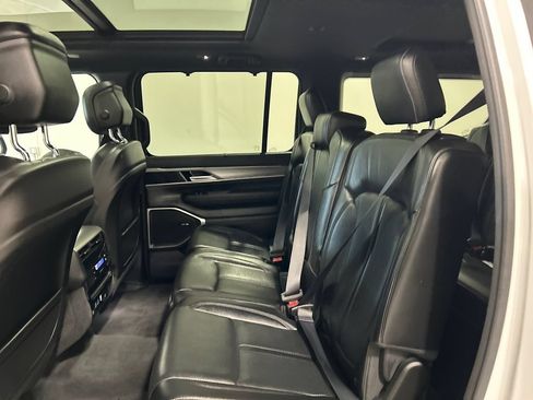 Used 2023 Jeep Wagoneer 4WD w/ Convenience Group I image 34