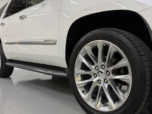 Used 2020 Cadillac Escalade Luxury image 7