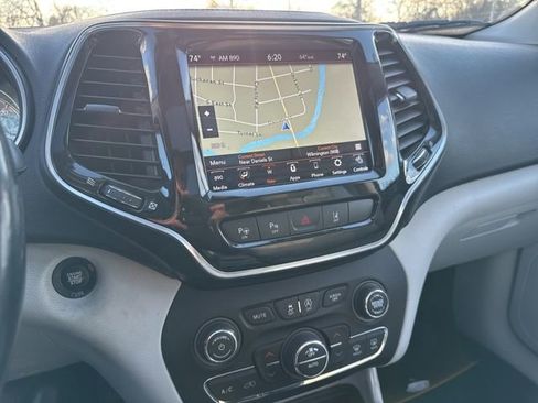 Used 2020 Jeep Cherokee Limited w/ Technology Group image 17