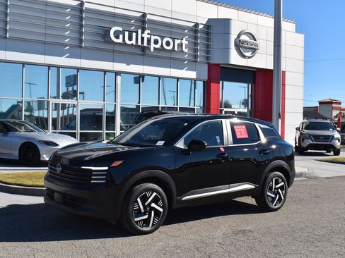 Certified 2025 Nissan Kicks SV image 2