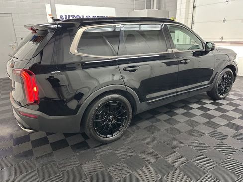 Used 2022 Kia Telluride SX w/ SX Prestige Package image 11