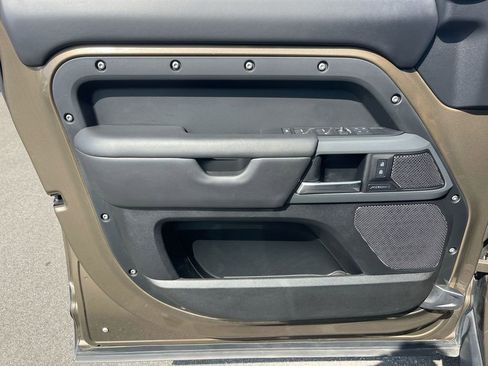 Used 2024 Land Rover Defender 110 X image 27