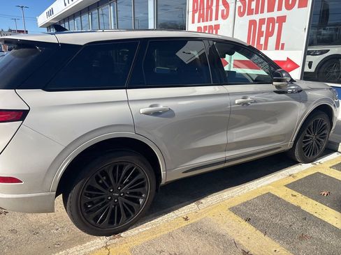 Certified 2023 Lincoln Corsair Standard w/ Equipment Group 101A image 10