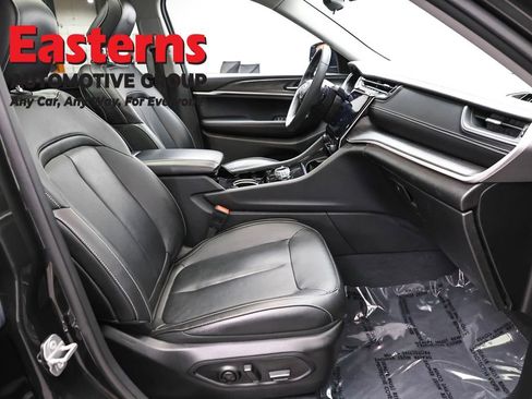 Used 2023 Jeep Grand Cherokee L Limited AWD/4WD image 26