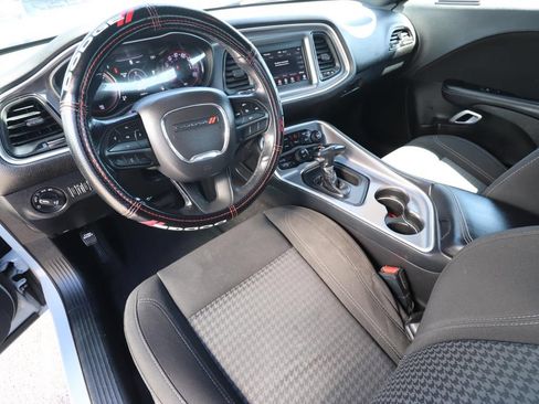 Used 2021 Dodge Challenger SXT w/ Driver Convenience Group RWD image 6