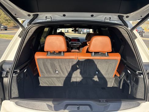Used 2022 BMW ALPINA XB7 image 31