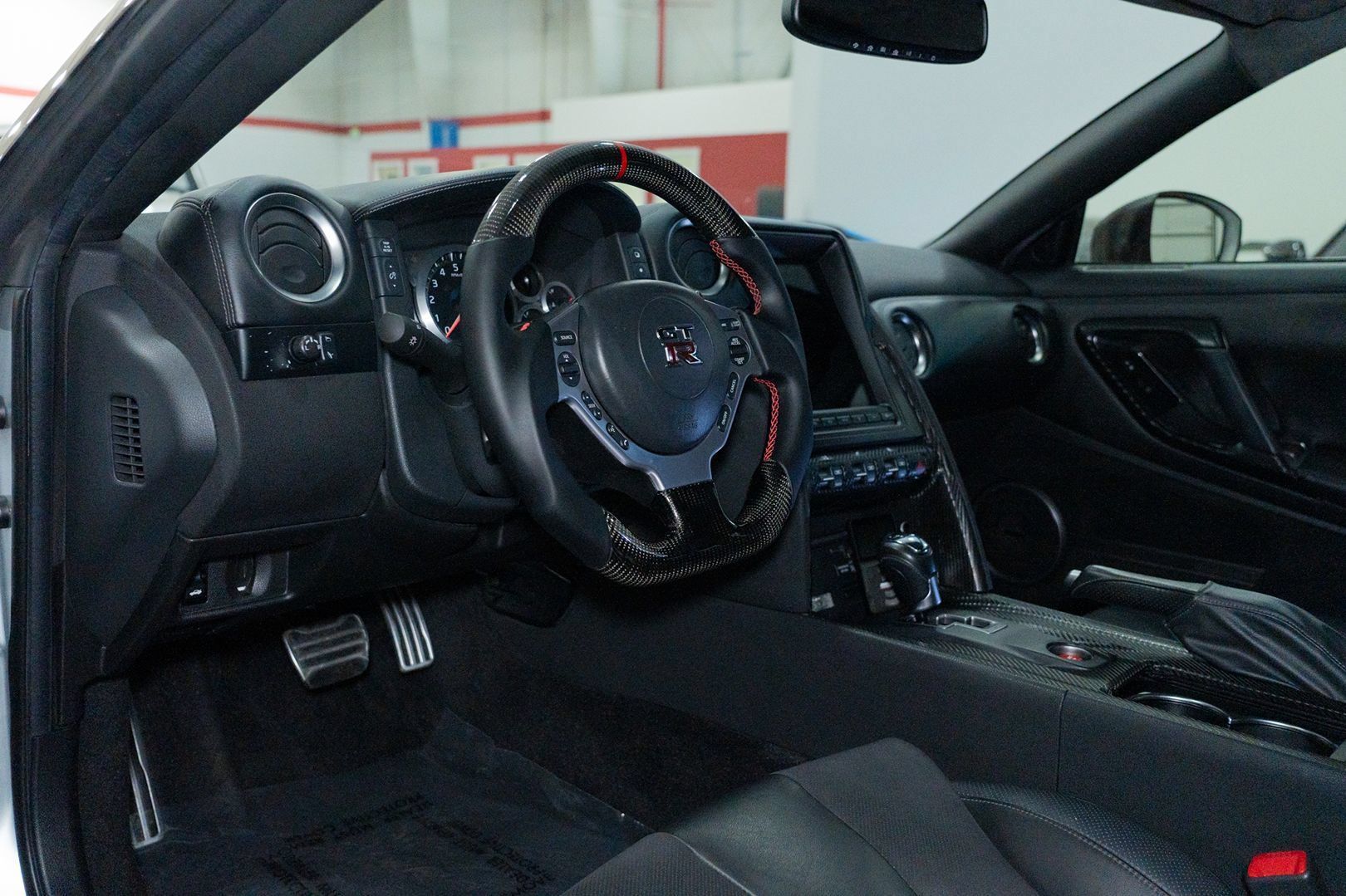 Used 2009 Nissan GT-R Premium AWD/4WD image 27