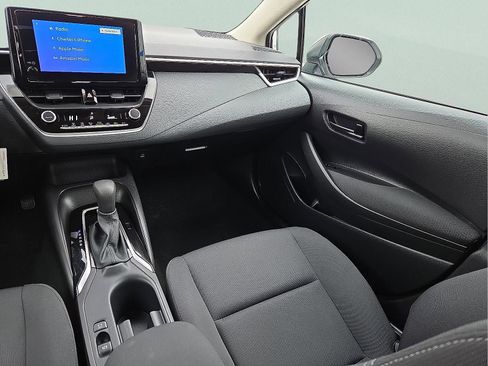 Used 2025 Toyota Corolla LE image 12