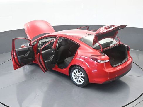 Used 2017 Kia Forte S image 60