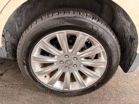 Used 2014 Lincoln MKX AWD w/ Equipment Group 102A image 44