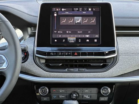 New 2026 Jeep Compass Latitude image 16