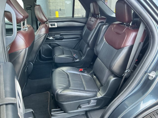 Certified 2023 Ford Explorer Platinum w/ Technology Package AWD/4WD image 22