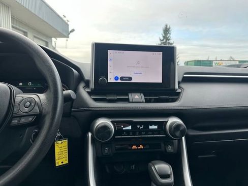Used 2024 Toyota RAV4 LE image 20